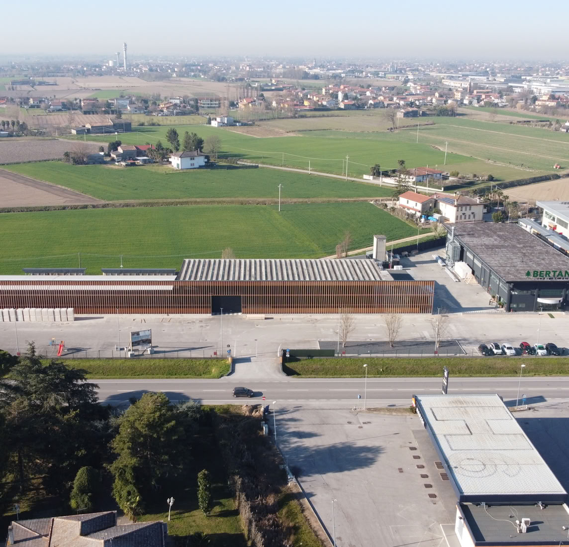 Restyling della facciata dell'azienda di legname Bertani realizzata da MD41.